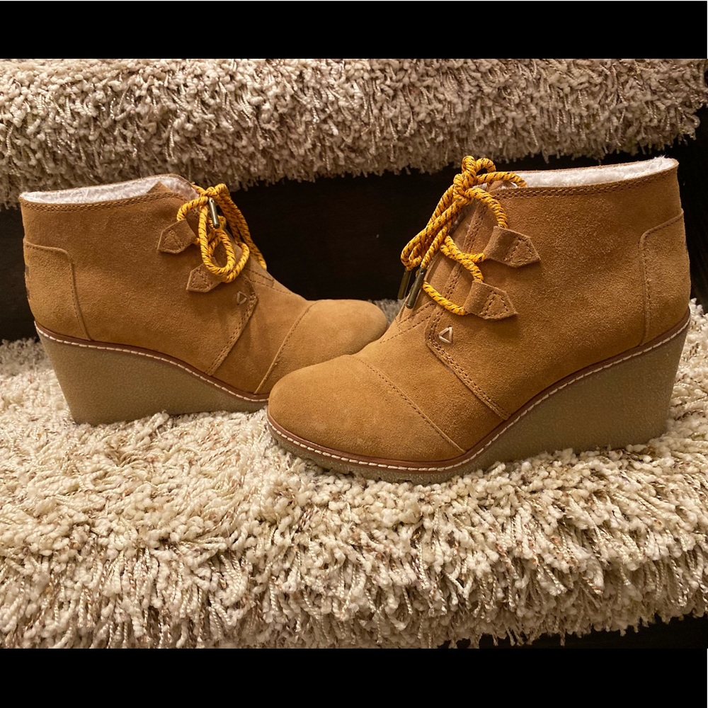 Toms